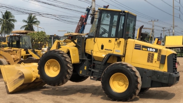 ขายรถตักล้อยาง KOMATSU WA150-5 นำเข้าเองจากญี่ปุ่น สภาพสวยพร้อมใช้งาน มีVDOการทำงานครับ ขายรถตักล้อยาง KOMATSU WA150-5 นำเข้าเองจากญี่ปุ่น สภาพสวยพร้อมใช้งาน มีVDOการทำงานครับ