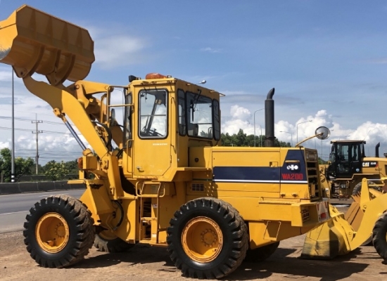 ขายรถตักล้อยาง KOMATSU WA200-1 นำเข้าเองจากญี่ปุ่น สภาพสวยพร้อมใช้ มีVDOการทำงานครับ