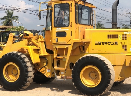 ขายรถตักล้อยาง KOMATSU WA300-3E นำเข้าเองจากญี่ปุ่น สภาพสวยพร้อมใช้งาน มีVDOการทำงานครับ