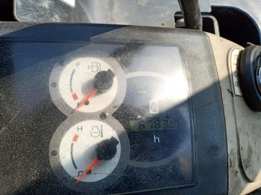 ขายKOMATSU PC30MR-3. เก่านอกแท้  เดิมๆๆ  สภาพสวย ผานสไลด์ได้  เครื่องปั๊มแห้ง พร้อมใช้  โทร 089-3818694  จ๊อย