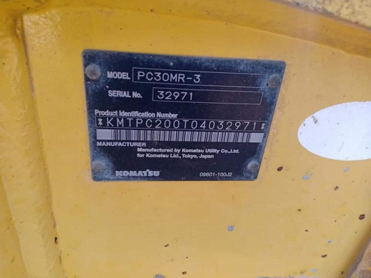 ขายKOMATSU PC30MR-3. เก่านอกแท้  เดิมๆๆ  สภาพสวย ผานสไลด์ได้  เครื่องปั๊มแห้ง พร้อมใช้  โทร 089-3818694  จ๊อย