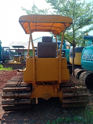 ขายรถดัน KOMATSU D20PL-5. เก่านอกแท้  เดิมๆๆใบ70 ใช้งานมาน้อย  ลองระบบกันได้ทุกวัน  โทร 089-3818694  จ๊อย