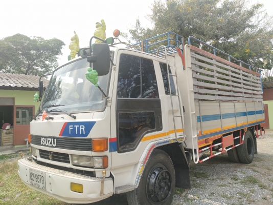 6ล้อบรรทุก ISUZU FTR 165 แรงม้า ยาว 5.40 ม. รถสวยเดิมทั้งคัน+สภาพพร้อมใช้งาน (มีเล่มพร้อมโอน) ราคา 2