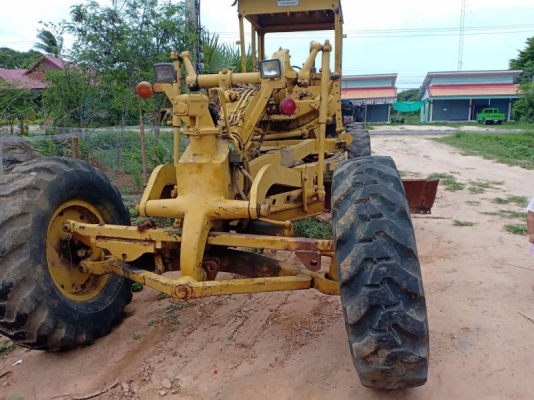 รถเกรด 12F