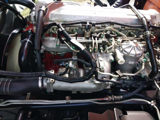 6ล้อ HINO. FG8JRLA ตู้10บาน ปี2013 ตู้ยาว 7.50เมตร 6ล้อ HINO. FG8JRLA ตู้10บาน ปี2013 ตู้ยาว 7.50เมตร