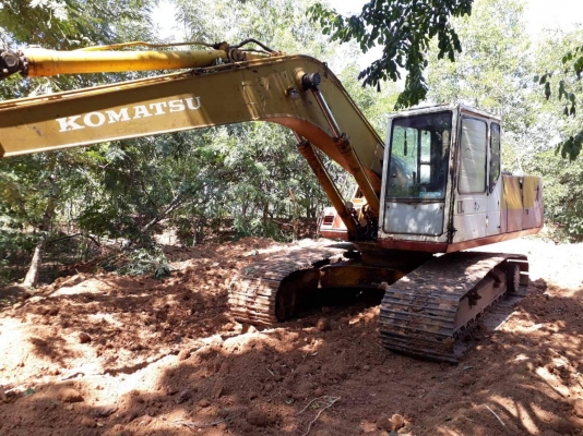 ขายด่วน KOMATSU PC200-5 สภาพสวยพร้อมใช้งาน เครื่องปั้มเดิม รถทำงานได้ปกติ โซ่ช่วงล่างพร้อมใช้งาน สนใจสอบถาม 093 0764943  K ตั้ม