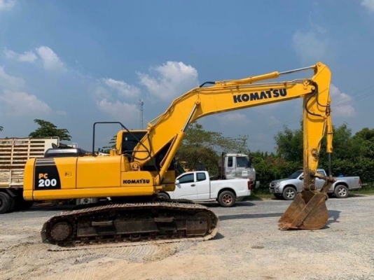 ขาย 1,680,000  KOMATSU  PC200-8 MO ทำงาน 8,600 ชม. มีไลน์หัวเจาะ ไฟฟ้าครบ เครื่องดี ปั้มแรง โช่หนา ช่วงล่างเต็ม เอวแน่น แอร์เย็น รถสวยพร้อมใช้งาน  เอกสารแจ้งจำหน่าย อยู่ นครปฐม   090-772-3710 090-772-3708