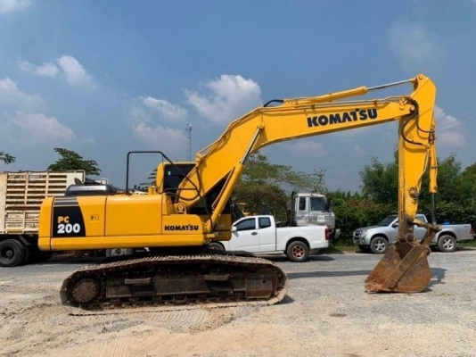 ขาย 1,680,000  KOMATSU  PC200-8 MO ทำงาน 8,600 ชม. มีไลน์หัวเจาะ ไฟฟ้าครบ เครื่องดี ปั้มแรง โช่หนา ช่วงล่างเต็ม เอวแน่น แอร์เย็น รถสวยพร้อมใช้งาน  เอกสารแจ้งจำหน่าย อยู่ นครปฐม   090-772-3710 090-772-3708