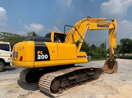 ขาย 1,680,000  KOMATSU  PC200-8 MO ทำงาน 8,600 ชม. มีไลน์หัวเจาะ ไฟฟ้าครบ เครื่องดี ปั้มแรง โช่หนา ช่วงล่างเต็ม เอวแน่น แอร์เย็น รถสวยพร้อมใช้งาน  เอกสารแจ้งจำหน่าย อยู่ นครปฐม   090-772-3710 090-772-3708