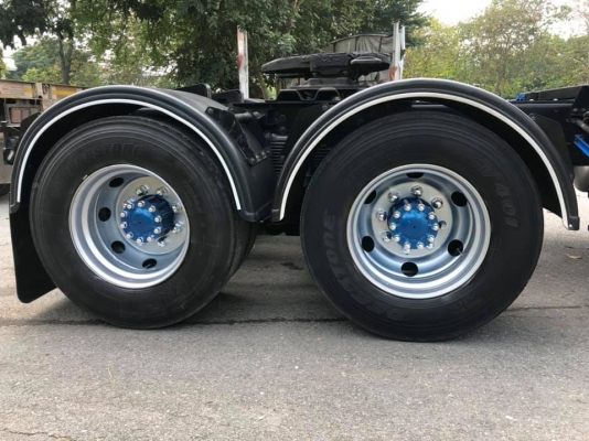 หัวลาก ISUZU 360 ปี 56 รถสวยเดิม ยางเต็ม ชุดเครื่องเสียงเต็ม สนใจติดต่อ นุ่น ได้เลยจ้า 081-9431499