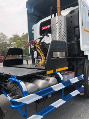 หัวลาก ISUZU 360 ปี 56 รถสวยเดิม ยางเต็ม ชุดเครื่องเสียงเต็ม สนใจติดต่อ นุ่น ได้เลยจ้า 081-9431499