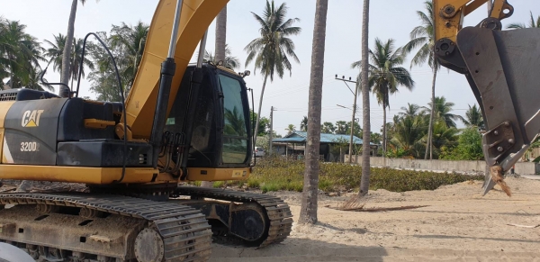 ขายแม็คโคร CAT320D2 ไมล์ชม.น้อย3,200ชม. ราคา2,500,000