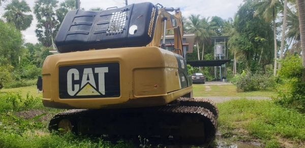 ขายแม็คโคร CAT320D2 ไมล์ชม.น้อย3,200ชม. ราคา2,500,000 ขายแม็คโคร CAT320D2 ไมล์ชม.น้อย3,200ชม. ราคา2,500,000