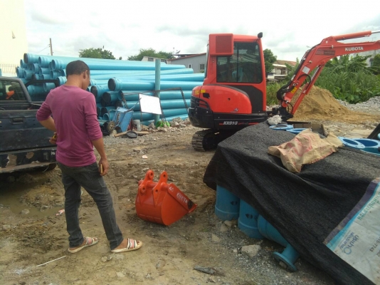 รับสั่งทำ บุ้งกี่ตักดิน บุ้งกี่วางท่อ บุ้งกี่ตักผัก บุ้งกี่ขุดร่อง ทั้งปากแคบ ปากกว้าง  รถเล็กรถใหญ่ รับทำทุกรุ่นคับ  รับประกันความแข็งแรง