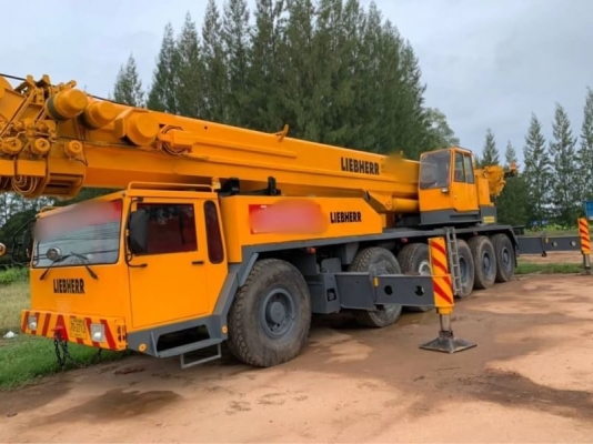 ขาย 12,500,000 บาท เครน LIEBHERR 140 ตัน LTM1140  จดทะเบียนปี 57 สภาพพร้อมใช้ เอกสารเล่มทะเบียน  รถอยู่  นครปฐม  โทร 0610710295  สนใจ รายการสินค้า อื่นๆ ที่ เว็ปไชค์ Truck2Hand https://www.truck2hand.com/index.php?actions=content/search&amp;member_id=1361