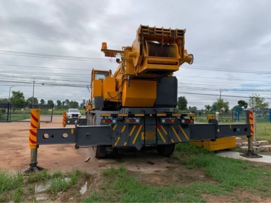 ขาย 12,500,000 บาท เครน LIEBHERR 140 ตัน LTM1140  จดทะเบียนปี 57 สภาพพร้อมใช้ เอกสารเล่มทะเบียน  รถอยู่  นครปฐม  โทร 0610710295  สนใจ รายการสินค้า อื่นๆ ที่ เว็ปไชค์ Truck2Hand https://www.truck2hand.com/index.php?actions=content/search&amp;member_id=1361