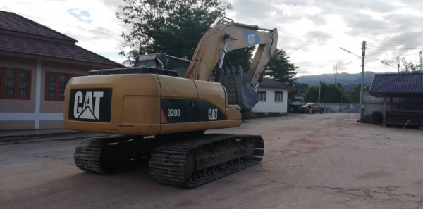 ขาย 1,380, 000  CATTERPILAR 320 D  13,xxx ชม.เครื่องดี ปั้มแรง  เอวแน่น โซ่ใหม่ แอร์หนาว  ไฟฟ้าครบ เอกสารแจ้งจำหน่าย รถสวยพร้อมใช้ รถอยู่ เลย 090-772-3710 090-772-3708