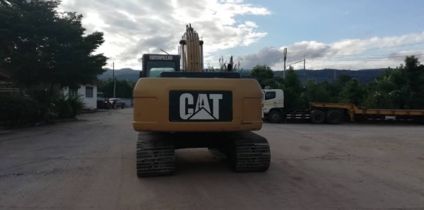 ขาย 1,380, 000  CATTERPILAR 320 D  13,xxx ชม.เครื่องดี ปั้มแรง  เอวแน่น โซ่ใหม่ แอร์หนาว  ไฟฟ้าครบ เอกสารแจ้งจำหน่าย รถสวยพร้อมใช้ รถอยู่ เลย 090-772-3710 090-772-3708