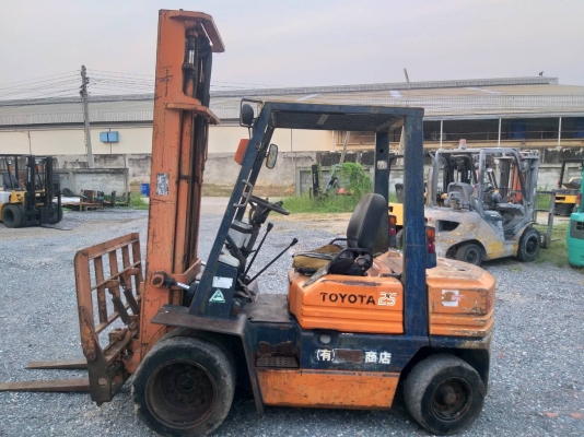 ขายรถยก TOYOTA 5FG25 เครื่องเบนซิน 4Y เสาสูง4เมตร งาเท ล้อหน้าคู่ ยกได้2.5ตัน เกียร์ธรรมดา รถนอกนำเข้า มีเอกสารรับรองการนำเข้า ติดต่อ 098-7962549 ขายรถยก TOYOTA 5FG25 เครื่องเบนซิน 4Y เสาสูง4เมตร งาเท ล้อหน้าคู่ ยกได้2.5ตัน เกียร์ธรรมดา รถนอกนำเข้า มีเอกสารรับรองการนำเข้า ติดต่อ 098-7962549