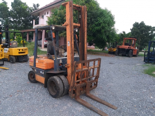 ขายรถยก TOYOTA 5FG25 เครื่องเบนซิน 4Y เสาสูง4เมตร งาเท ล้อหน้าคู่ ยกได้2.5ตัน เกียร์ธรรมดา รถนอกนำเข้า มีเอกสารรับรองการนำเข้า ติดต่อ 098-7962549 ขายรถยก TOYOTA 5FG25 เครื่องเบนซิน 4Y เสาสูง4เมตร งาเท ล้อหน้าคู่ ยกได้2.5ตัน เกียร์ธรรมดา รถนอกนำเข้า มีเอกสารรับรองการนำเข้า ติดต่อ 098-7962549