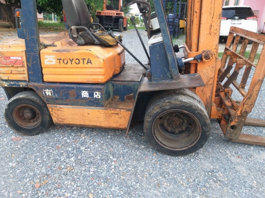 ขายรถยก TOYOTA 5FG25 เครื่องเบนซิน 4Y เสาสูง4เมตร งาเท ล้อหน้าคู่ ยกได้2.5ตัน เกียร์ธรรมดา รถนอกนำเข้า มีเอกสารรับรองการนำเข้า ติดต่อ 098-7962549 ขายรถยก TOYOTA 5FG25 เครื่องเบนซิน 4Y เสาสูง4เมตร งาเท ล้อหน้าคู่ ยกได้2.5ตัน เกียร์ธรรมดา รถนอกนำเข้า มีเอกสารรับรองการนำเข้า ติดต่อ 098-7962549