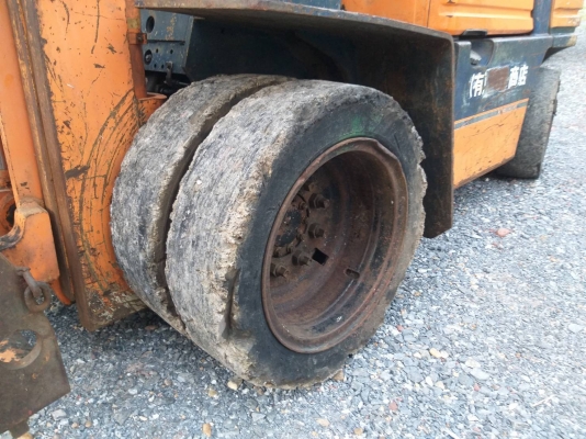 ขายรถยก TOYOTA 5FG25 เครื่องเบนซิน 4Y เสาสูง4เมตร งาเท ล้อหน้าคู่ ยกได้2.5ตัน เกียร์ธรรมดา รถนอกนำเข้า มีเอกสารรับรองการนำเข้า ติดต่อ 098-7962549 ขายรถยก TOYOTA 5FG25 เครื่องเบนซิน 4Y เสาสูง4เมตร งาเท ล้อหน้าคู่ ยกได้2.5ตัน เกียร์ธรรมดา รถนอกนำเข้า มีเอกสารรับรองการนำเข้า ติดต่อ 098-7962549