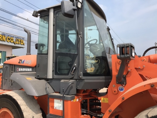 ขายรถตักล้อยาง HITACHI ZW140 (เท่าเทียบ WA200-6) ปี 2013 นำเข้าจากญี่ปุ่น สภาพสวยพร้อมใช้ มีVDOการทำงานครับ