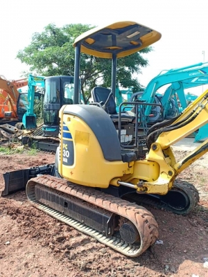 ขาย KOMATSU PC30MR-3. เก่านอกแท้  เดิมๆๆ  ผานสไลด์ได้  พร้อมใช้  โทร 089-3818694  จ๊อย