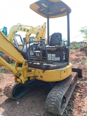 ขาย KOMATSU PC30MR-3. เก่านอกแท้  เดิมๆๆ  ผานสไลด์ได้  พร้อมใช้  โทร 089-3818694  จ๊อย