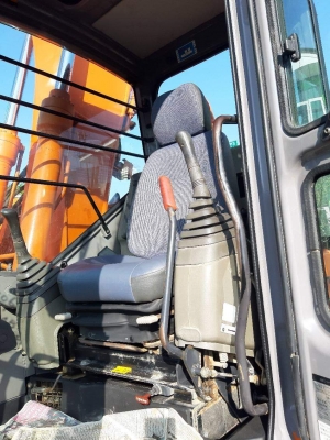 ขาย HITACHI ZX135US เก่านอกแท้  เดิมๆๆ  แทรคใหญ่ใบ 70  สภาพสวยมาก  โทร  089-3818694  จ๊อย