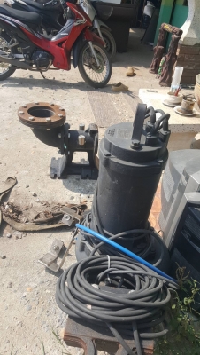 ไดโว่สูบโคลน EBRARA ขนาด 10 แรงของใหม่เก่าเก็บ