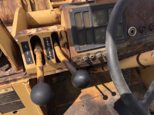 ขายรถตักล้อยาง KOMATSU 515 นำเข้าเองจากญี่ปุ่น สภาพสวยพร้อมใช้ มีVDOการทำงานครับ