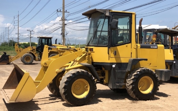 ขายรถตักล้อยาง KOMATSU WA80-3 นำเข้าเองจากญี่ปุ่น สภาพสวยพร้อม มีVDOการทำงานครับ