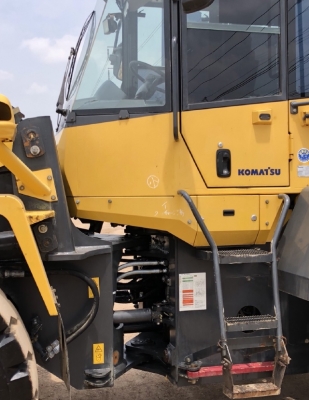 ขายรถตักล้อยาง KOMATSU WA320-6 รถนอกนำเข้าเองจากญี่ปุ่น สภาพสวยพร้อมใช้ มีVDOการทำงานครับ