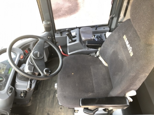 ขายรถตักล้อยาง KOMATSU WA320-6 รถนอกนำเข้าเองจากญี่ปุ่น สภาพสวยพร้อมใช้ มีVDOการทำงานครับ