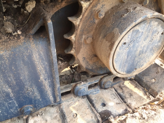 KOMATSU PC 20-7 รถบอดี้สวยมากครับ เครื่องยนต์เดิมๆแรงดีพร้อมทำงาน ปั๊มเดิม ช่วงล่างเฟลมไม่มีผุ โซ่ใบสภาพดี เอกสารสัญญาซื้อขาย ราคาต่อรองได้ครับ