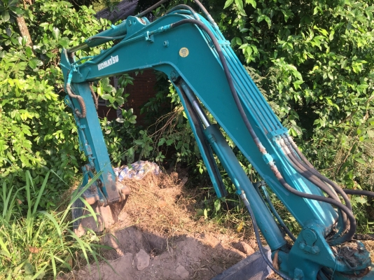 KOMATSU PC 20-7 รถบอดี้สวยมากครับ เครื่องยนต์เดิมๆแรงดีพร้อมทำงาน ปั๊มเดิม ช่วงล่างเฟลมไม่มีผุ โซ่ใบสภาพดี เอกสารสัญญาซื้อขาย ราคาต่อรองได้ครับ