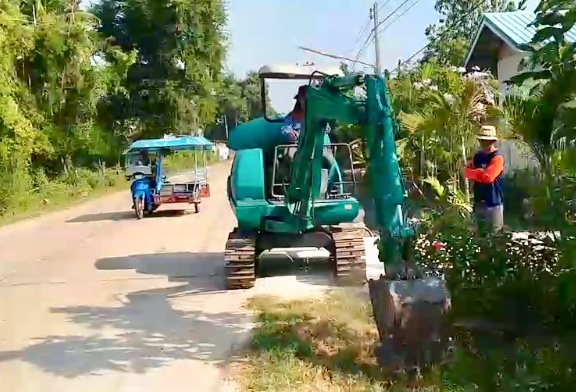 KOMATSU PC 20-7 รถบอดี้สวยมากครับ เครื่องยนต์เดิมๆแรงดีพร้อมทำงาน ปั๊มเดิม ช่วงล่างเฟลมไม่มีผุ โซ่ใบสภาพดี เอกสารสัญญาซื้อขาย ราคาต่อรองได้ครับ