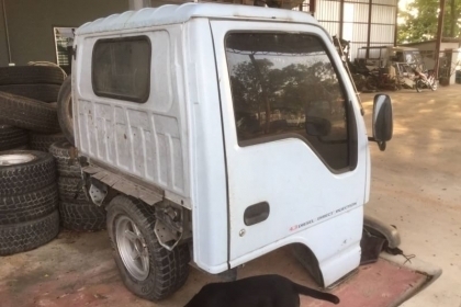 ขายครับหัวเก๋ง NKR หัวเล็ก สวยอุปกรณ์ครบๆ. สนใจ 089-5367218 081-4252943