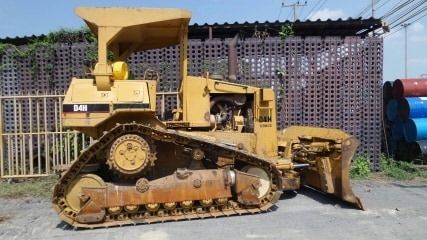 รถแทรคเตอร์ตีนตะขาบ CAT D4H-2
