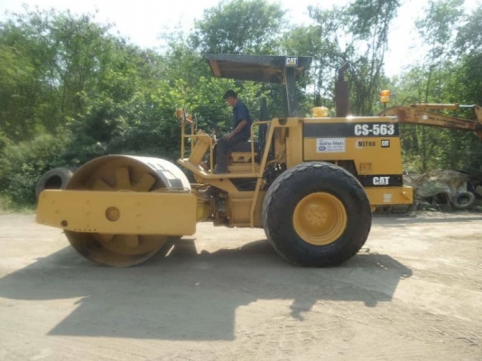 รถบด CAT CS 563