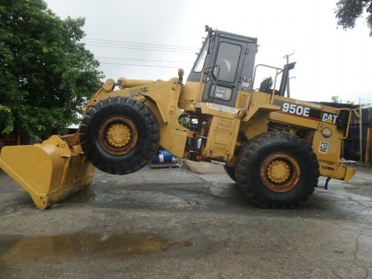รถตัก CAT 950E