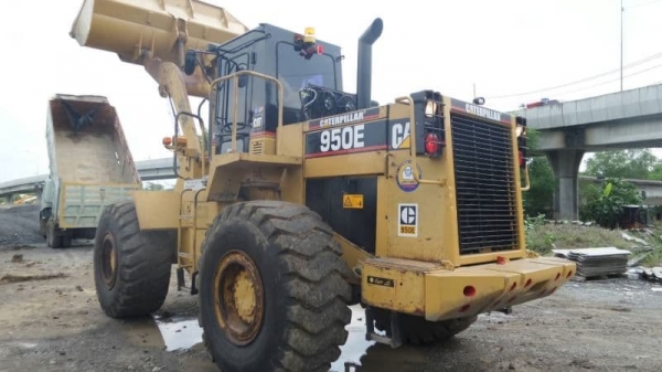 รถตัก CAT 950E