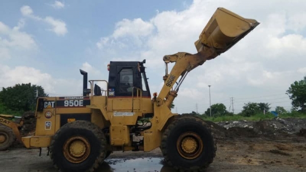 รถตัก CAT 950E