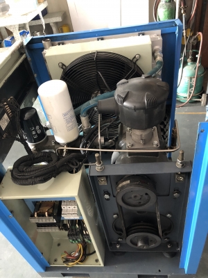 ปั้มลมสกรู 10 แรง สวยสภาพใหม่ ใช้งานได้เลย ปี 2015 ขายถูก