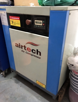 ปั้มลมสกรู 10 แรง สวยสภาพใหม่ ใช้งานได้เลย ปี 2015 ขายถูก