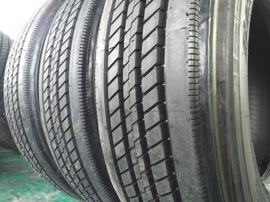 ยางอัดดอก1000-20/11R22.5 สำหรับรถดิน0945586163