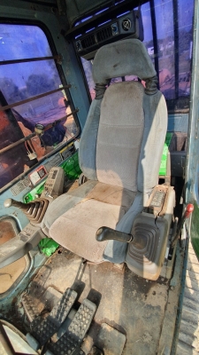 ขายHITACHI EX200-3 เอวแน่น แอร์เย็นรถทำงานได้ปกติราคา 450,000