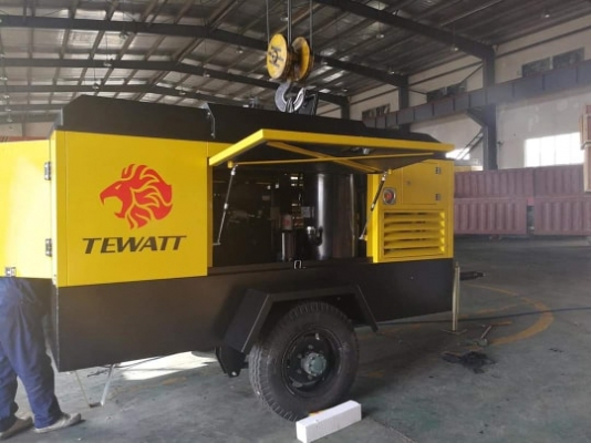 ปั๊มลมแบบลากจูง TEWATT