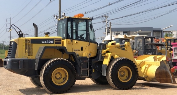 ขายรถตักล้อยาง KOMATSU WA320-6 นำเข้าเองจากญี่ปุ่น สภาพสวยพร้อมใช้งาน มีVDOการทำงานครับ